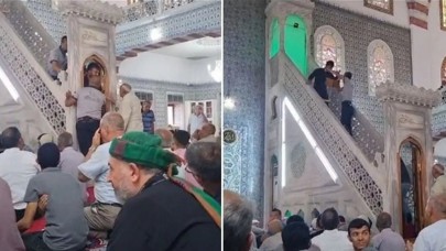 Minbere çıktı, vaaz veren imama 'faiz' konusunda tepki gösterdi