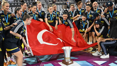 Hem de tarihe geçti. Fenerbahçe Avrupa'da Süper Kupa'yı fark atarak kazandı