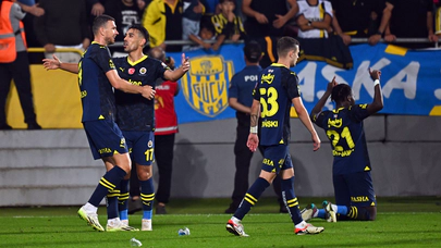 Fenerbahçe Ankara'dan geçti. 3'te 3 yaptı zirveye çıktı