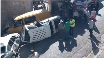 Nevşehir’de minibüs faciası! 6 araca birden çarptı, 1 ölü 2 yaralı