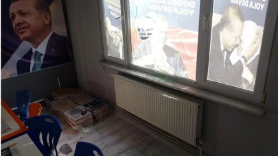 Çanakkale’de AK Parti Seçim İrtibat Ofisi’ne saldırı