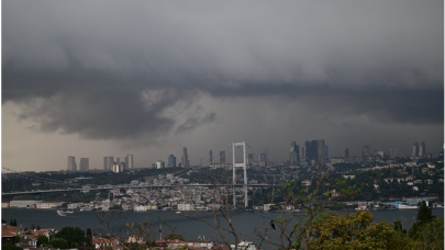 Megakenti sağnak vurdu! Caddeler doldu taştı