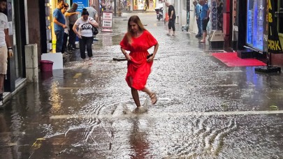 Meteorolojiden 11 il için önemli uyarı. Çok yağmur yağacak. Sel,  su baskını,  hortum tehlikesi var