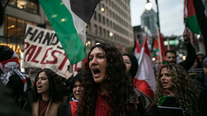 Dünya ayakta. Milyonlarca kişi sokaklara çıktı: Katil İsrail Filistin'den defol!