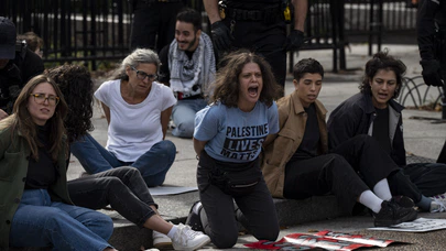 ABD'de Yahudiler Beyaz Saray önünde gösteri yaptı: Filistinlilere soykırımı durdurun