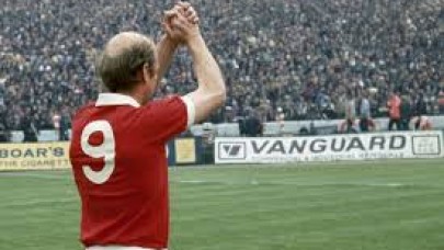 İngiliz futbolunun ve Manchester United'ın efsanesi öldü