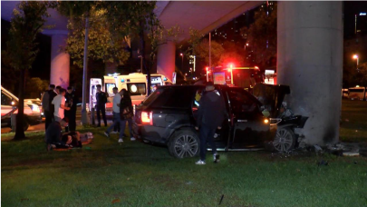Kontrolden çıkarak viyadüğün beton ayağına çarptı: 1'i ağır 4 yaralı