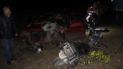 Kars'ta otomobille çarpışan motosikletteki Yusuf Çağlar Yemen ve Egemen İsmail Yılmaz öldü
