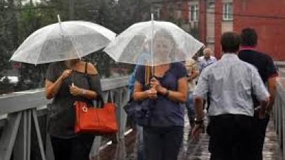 Bugün hava nasıl olacak? Meteoroloji açıkladı. 3 ilde yağmur var. Bu illerde sıcaklık artıyor