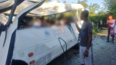 Korkunç kaza. Otobüsle kamyon çarpıştı 10 kişi öldü