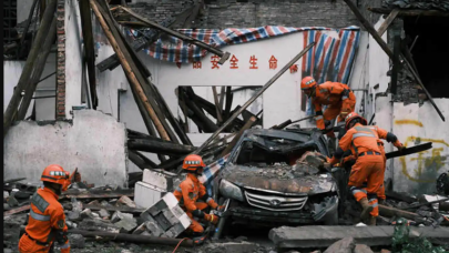 Çin'i vuran deprem felaketi 131 ölü: Bilanço artıyor!