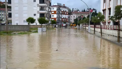 Antalya'da sokaklar doldu taştı!