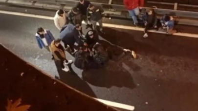 Taksim’de dehşet olay: Metrelerce yüksekten yola atladı!