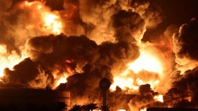 İngiltere ve ABD Yemen'e saldırdı. Husiler karşılık verdiğini açıkladı. Bir savaş daha çıktı