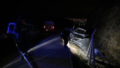 Antalya'da otomobil devrildi: Ali Erdemir ile Fatma Zehra Özdil öldü