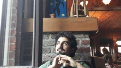 İTÜ Uzay Mühendisliği mezunuydu ancak kafede çalışıyordu. Okan Bayram intihar etti