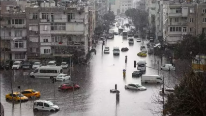 Bakan Yerlikaya: Antalya'da 989 vatandaşımız tahliye edildi!