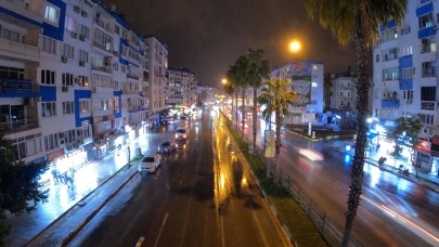Antalya'yı sel aldı. Meteoroloji bugün de alarm verdi: Bu illerde çok yağmur yağacak dikkatli olun