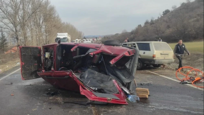 Ankara’da feci kaza: 4 ölü,  2 yaralı!