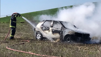 Eşinin otomobilini ateşe verdi!