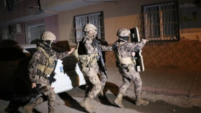Sabaha karşı 20 ilde müthiş operasyon. 70 kişi yakalandı