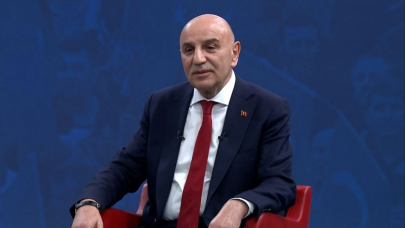 Turgut Altınok: Benimki vatan,  millet,  ülke,  devlet sevdası. Kendimi zengin görmüyorum