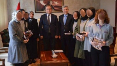 Şaşkınlık yaratan olay. Kız öğrencilere bunu yaptılar