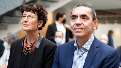 Biotech'in kurucuları Uğur Şahin ve Özlem Türeci'ye kötü haber