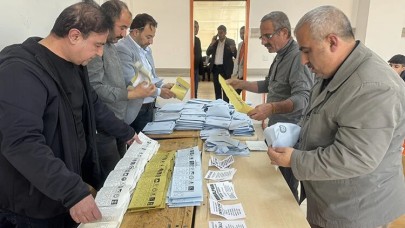 Oyların sayımına geçildi. İlk sonuçlar gelmeye başladı