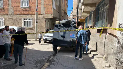 Boşandıktan bir saat sonra ayrıldığı karısı Sevda Meşe ile sevgilisi Mehmet Sadıç'ı öldürdü. Adem Meşe yakalandı