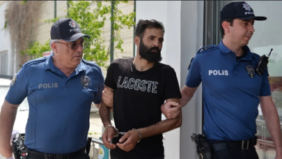 Eşi kapıyı geç açınca şüphelendi! Mutfak tezgahı altındaki arkadaşını bıçakladı