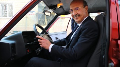 Yeni belediye başkanının makam aracı olay oldu