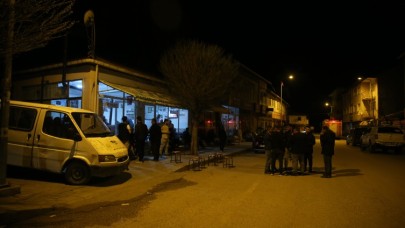 Tokat'ta korku dolu gece. Deprem üstüne deprem. Belediye hoparlöründen 'Evlere girmeyin' anonsu