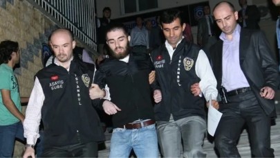 Otopsi görüntülerinde fark edilmişti! Parmaklarındaki morarmaların nedeni ortaya çıktı