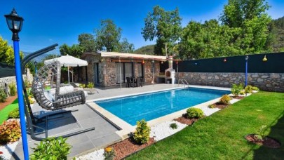 Urla'nın Saklı Cennetleri: Havuzlu Villalarda Tatil Keyfi