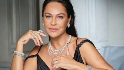60 yaşındaki Hülya Avşar bir kez daha köşeyi döndü