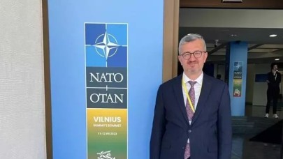 Burhanettin Duran kimdir?