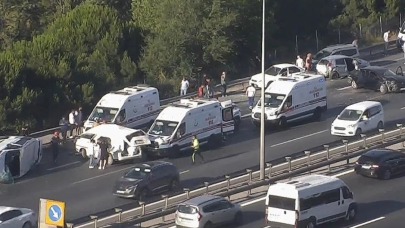 TEM Otoyolu'nda zincirleme kaza: 15 aracın karıştığı kazada  7 yaralı!