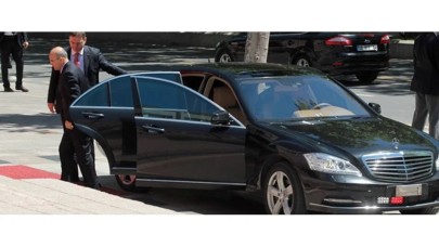 16 milyon liralık arabaya bindiği ortaya çıkan Mehmet Şimşek çok kızdı: Kararlılıkla devam edeceğiz