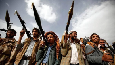 Yemen'de Husiler biri ABD'ye ait 2 dev gemiyi füzelerle vurdular!