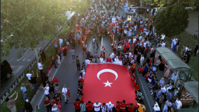 15 Temmuz'un yıl dönümü: Binlerce İstanbullu sokaklara akın etti