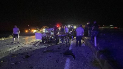 Balıkesir'de otomobil TIR'a çarptı: Ercan Çakırcalı,  Recep Çalışkan ve İdris Mandacı öldü