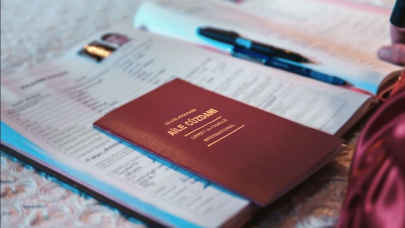 9. Yargı Paketi TBMM'de: Kadınlar bekarlık soyadlarını tek başına kullanamayacak!