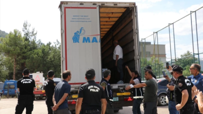 Alüminyum yüklü tırda 23 düzensiz göçmen yakalandı!