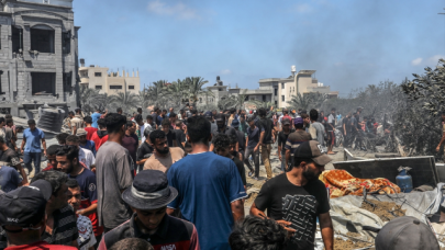 İsrail güvenli bölge ilan ettiği El-Mevasi'ye saldırdı: En az 71 ölü