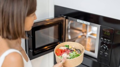 İşte mikrodalgada asla ikinci kez ısıtılmaması gereken yiyecekler!