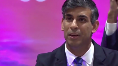 İngiltere'de 14 yılın ardından büyük değişim:  Rishi Sunak özür diledi