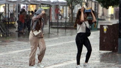 Meteoroloji uyardı: Sağanak geliyor. Sel ve su baskını olabilir