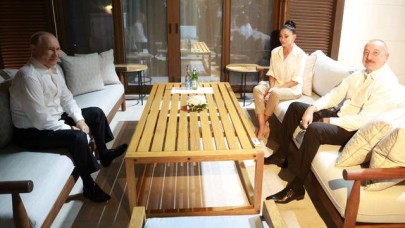 Putin Bakü'de! Azerbaycan Cumhurbaşkanı İlham Aliyev ve eşi Mihriban Aliyeva evinde ağırladı