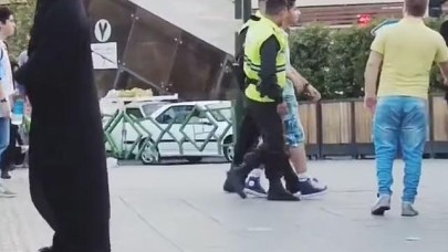 İran'da akılalmaz görüntü! Bermuda şort giyen adama polisler bakın ne yaptı